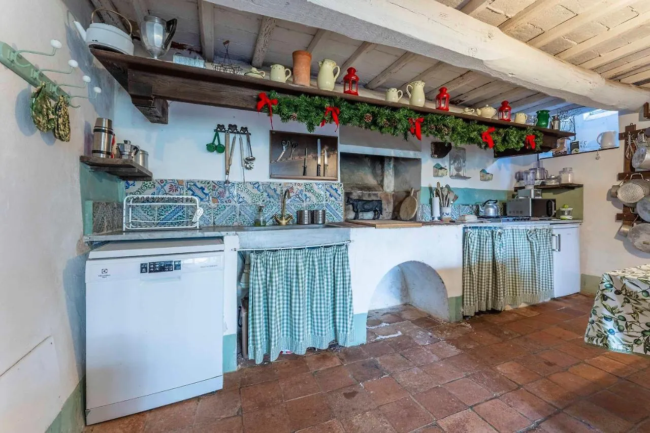 La Casa Dei Limoni, Camaiore, Toscana, Indipendent House With Private Outdoor Garden Italy
