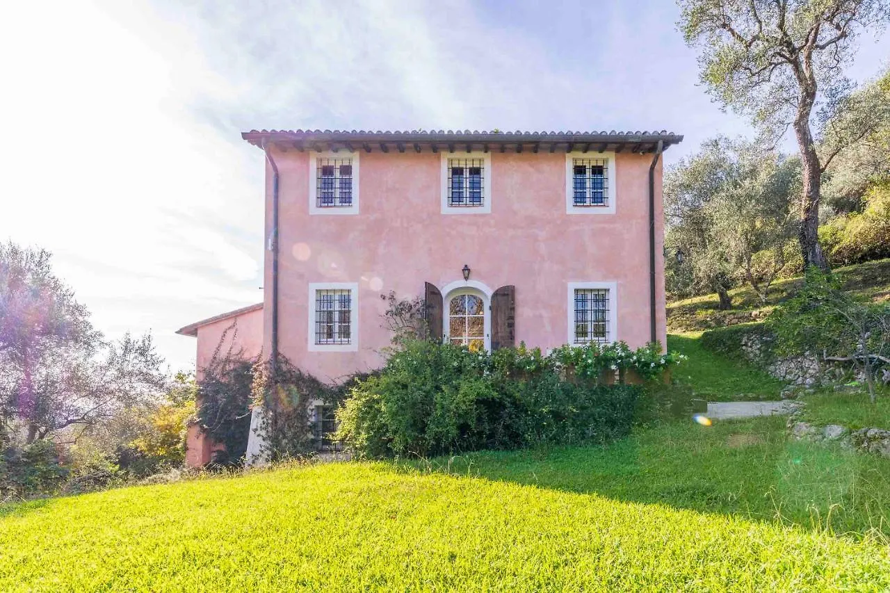 La Casa Dei Limoni, Camaiore, Toscana, Indipendent House With Private Outdoor Garden contacts